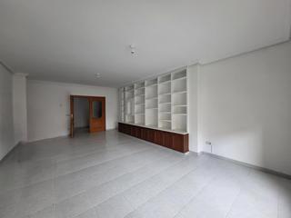 Pis a Roda (La). Piso en venta en centro, 5 dormitorios.