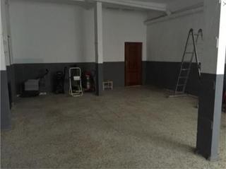 Local Comercial a Roda (La). Local com. en venta en centro, 1 despacho.