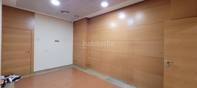 Foto 618c1a6b-a43d-4cdb-b6a2-1ce9e0be246e. Lloguer local comercial a Feria Albacete