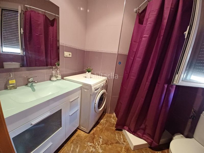 Foto 247a74b6-ba74-4b09-b52c-57d13dc45cc1. Local comercial local com. en venta en centro, 3 despachos. en Roda (La)