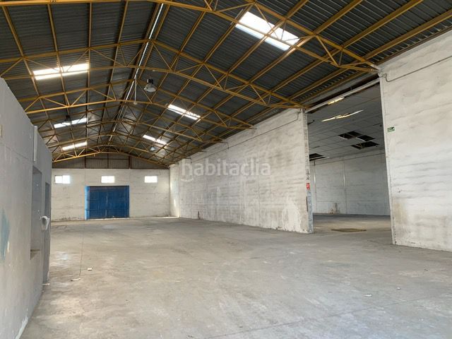 Foto 1393ad85-041a-4386-aaa6-22021623f9a9. Nau industrial a Roda (La)