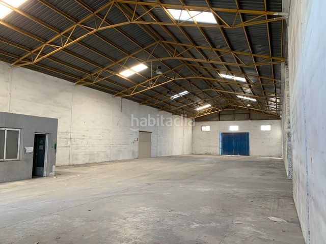 Foto 570aa062-a0f1-450b-8a37-9c9023f8b26b. Nau industrial a Roda (La)
