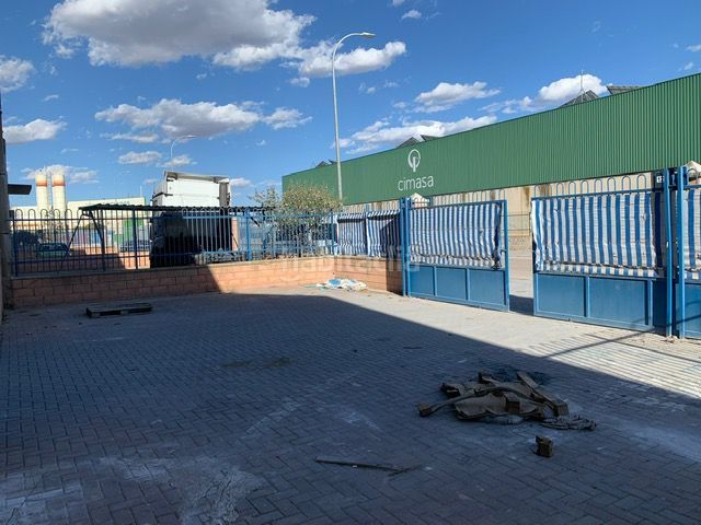 Foto 97114292-9107-4104-a190-d63b94fb5fa7. Nau industrial a Roda (La)
