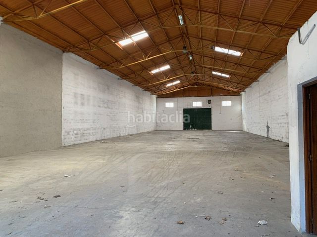 Foto 99287b48-7948-4120-b404-ca946db6663a. Nau industrial a Roda (La)