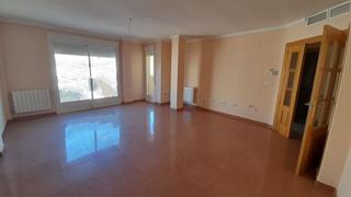 Piso en Roda (La). Piso en venta en paseo de los tristes, 4 dormitorios.