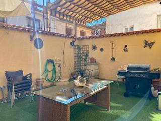 Reihenhaus  Luis badia. Casa adosada en venta en franciscanos, 4 dormitorios.