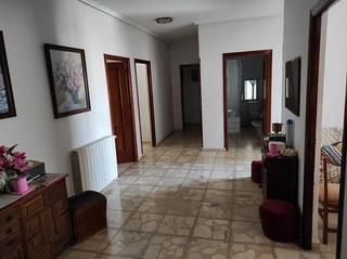 Maison à Sisante. Casa en venta en sisante, 5 dormitorios.