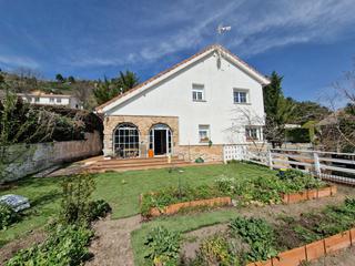 Xalet a Bustarviejo. Chalet en venta en bustarviejo, 3 dormitorios.
