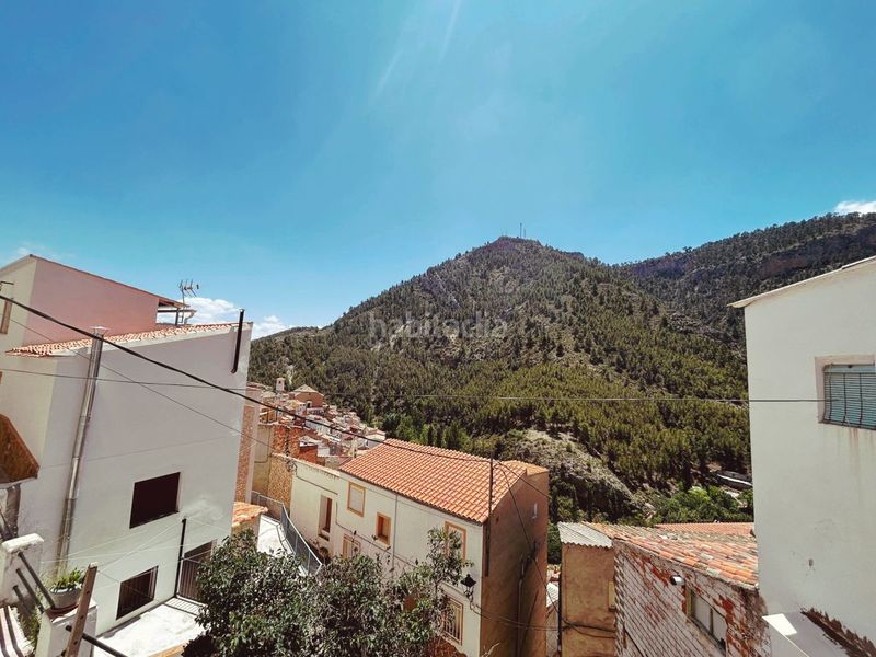 Foto 2faeca3e-5c91-403d-8579-e554b6b91806. Casa a glorieta 16 a Bogarra