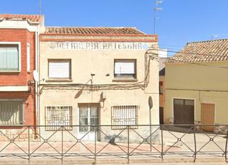 Maison à Martires 102. Casa en venta en roda la.