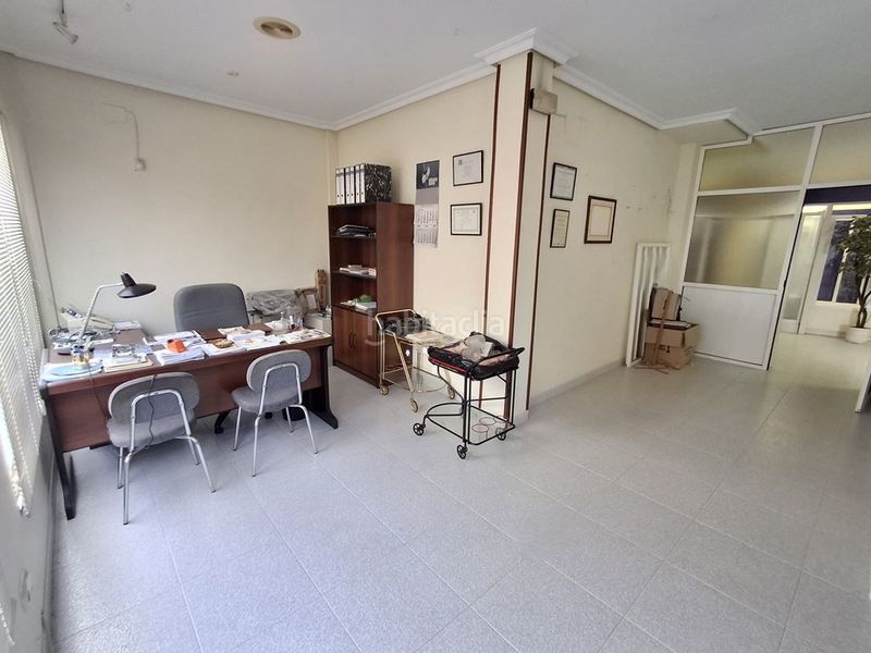 Foto 3bb3c5c1-a8f5-4192-b90f-7a6c8cc7ebc6. Affitto edificio in Roda (La)