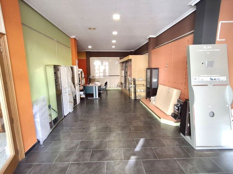 Foto 419549c5-bdc0-4e12-99db-c1c8286f36eb. Affitto edificio in Roda (La)