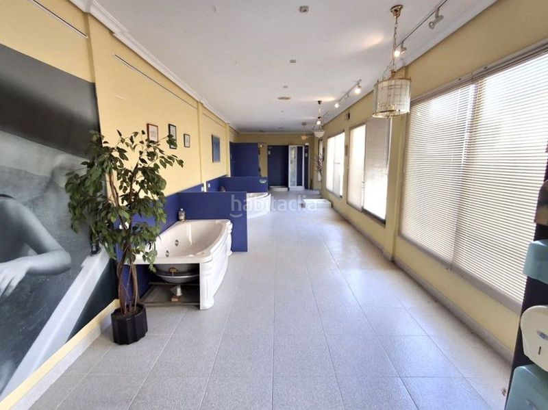 Foto 71c15cde-3f16-4851-a2ef-2e7b9fee51b9. Affitto edificio in Roda (La)