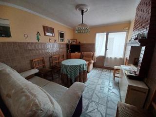 Casa a Roda (La). Casa en venta en centro de salud, 3 dormitorios.