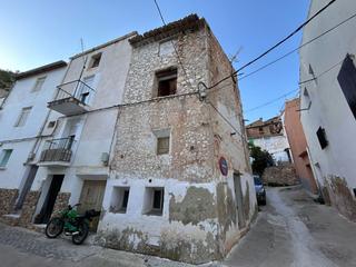 Casa en Riochico 15. Casa pueblo en venta en bogarra, 3 dormitorios.