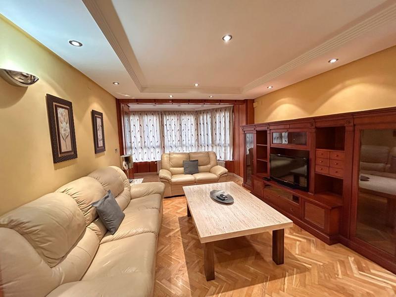 Foto 24bdc71d-568a-4610-ae7b-58222ac6199a. Flat with heating in Feria Albacete