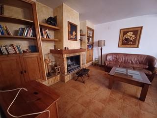 Maison à Fuensanta. Casa en venta en centro, 4 dormitorios.