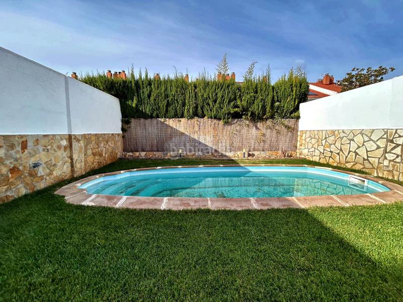 Foto 67fe1e99-d2c0-40d5-ae55-8d3d78c38560. Maison jumelée avec chauffage parking dans Universidad Albacete