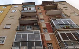 Appartement à Industria. Piso en venta en poligono san antonio, 2 dormitorios.