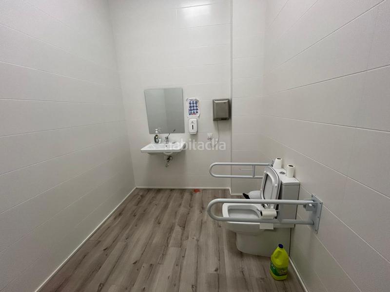 Foto 767565d5-87c1-4ba4-a8b0-33c88ac2bdd3. Alquiler local comercial local com. en alquiler en Industria, 6 despachos. en Albacete