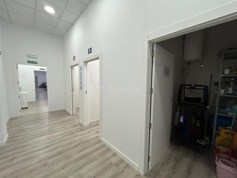 Foto a7a44a85-4d63-47e3-8692-e9bc947c3980. Alquiler local comercial local com. en alquiler en Industria, 6 despachos. en Albacete