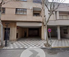 Aparcament cotxe  Industria. Garaje en venta en industria.