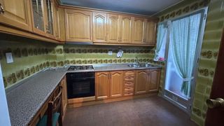 Miete Etagenwohnung in El Pilar. Piso en alquiler en el pilar, 4 dormitorios.