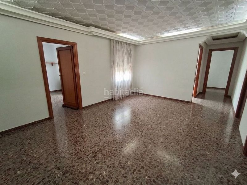 Foto f769fda8-a481-428e-b68f-aa2654838ea5. Casa amb calefacció a Roda (La)