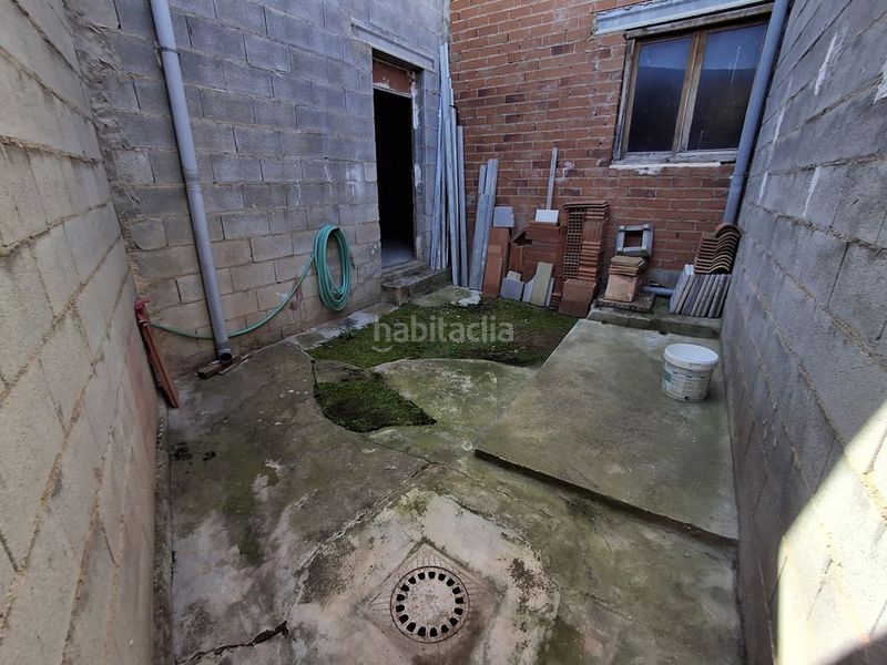 Foto 7dcc57da-f11c-46fa-8010-a4f72866d0d9. Casa amb aparcament a Barrax