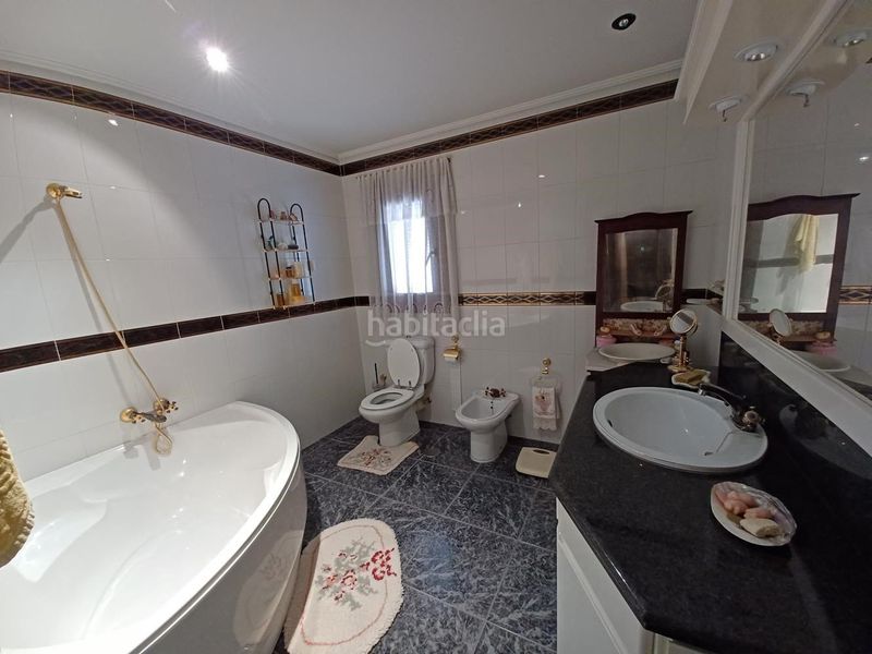 Foto 32bf3d95-1931-4765-b3ad-6b6171a873b0. Casa adossada amb calefacció aparcament a Roda (La)