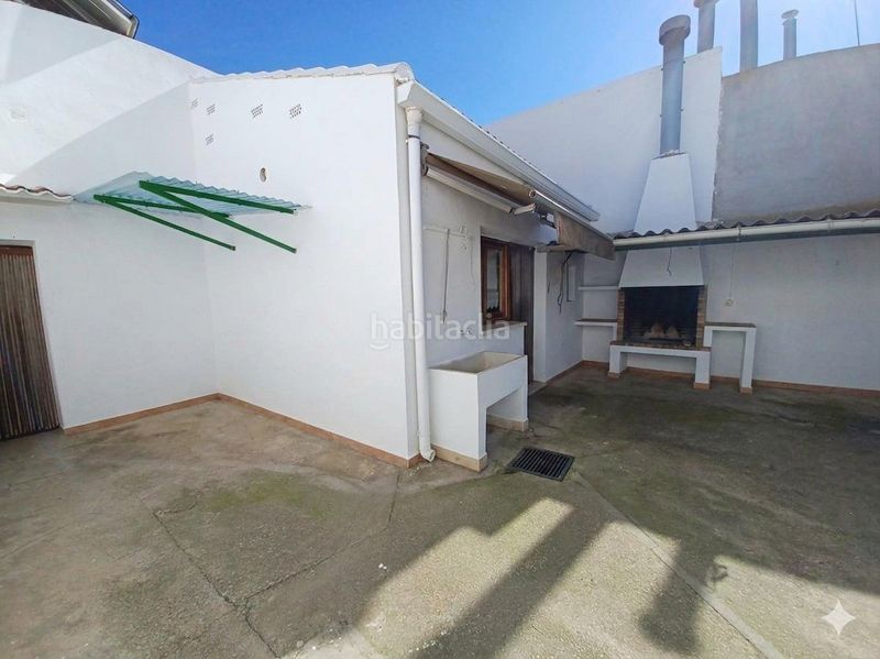 Foto 460baba1-3fc9-440a-8719-844fcf9e1ff0. Casa adossada amb calefacció aparcament a Roda (La)