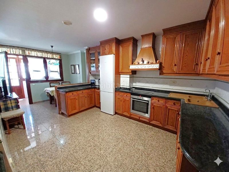 Foto b06b34be-6865-4b2f-a4f9-d3d46ecd22e0. Casa adossada amb calefacció aparcament a Roda (La)