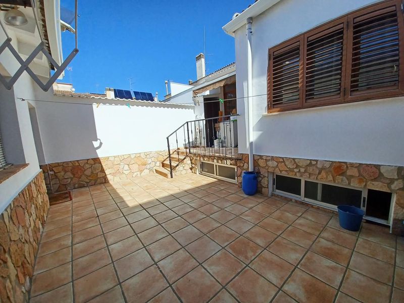 Foto deb27c30-0454-453e-b023-ed7400b07c65. Casa adossada amb calefacció aparcament a Roda (La)