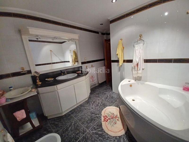 Foto face3b31-372d-4d69-b11a-3fa7141ef5d4. Casa adossada amb calefacció aparcament a Roda (La)