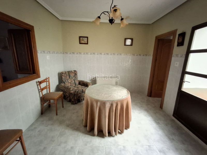 Foto 1054af27-ede5-42f2-a715-24a30570ef10. Casa amb calefacció a Roda (La)