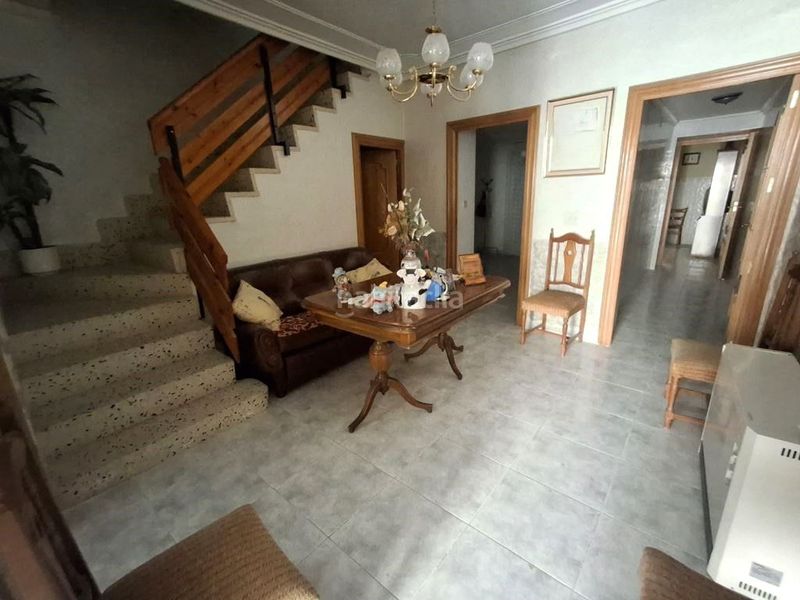 Foto eac65e62-5f91-4178-a2cd-08160e29111a. Casa amb calefacció a Roda (La)