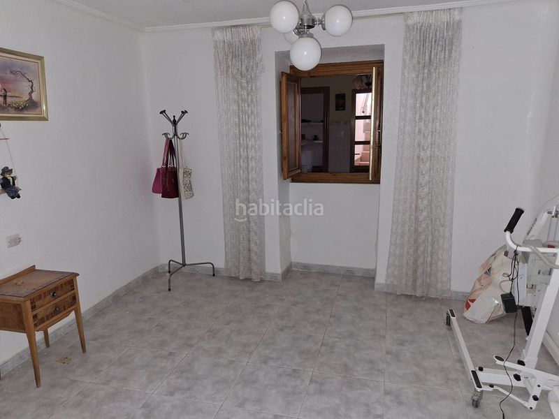 Foto f90c188c-b79f-450f-973f-7d95464f1d7e. Casa amb calefacció a Roda (La)