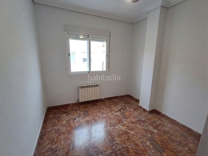 Foto a852a57d-04b5-4590-aa0f-bce69c0161bb. Àtic amb calefacció aparcament a Roda (La)