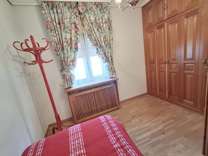 Foto 057a57af-cc3c-4708-a941-899768585394. Casa adossada amb calefacció aparcament a Roda (La)