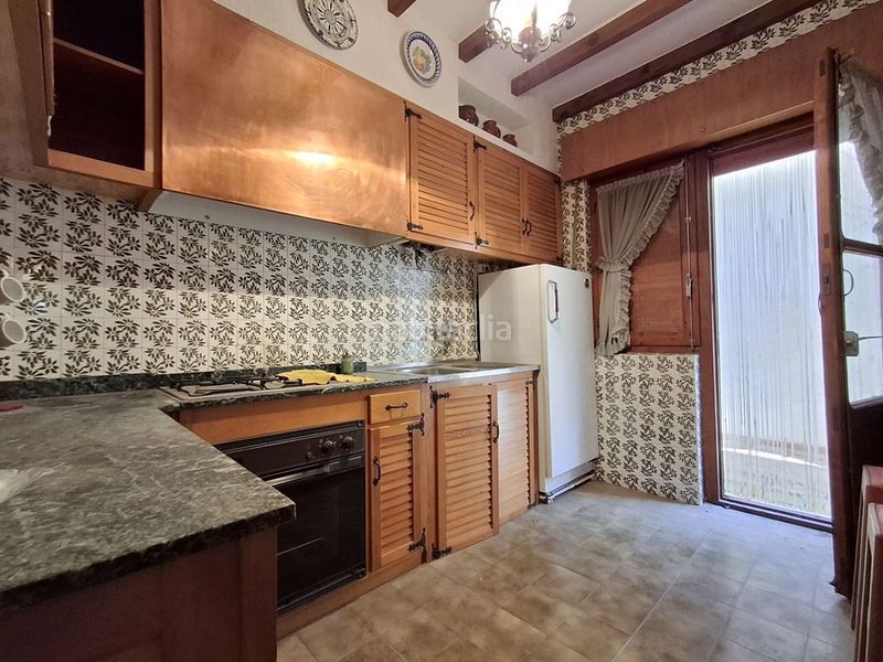 Foto e1b4c113-9374-4e93-80ba-3efdf88019a1. Casa adossada amb calefacció aparcament a Roda (La)