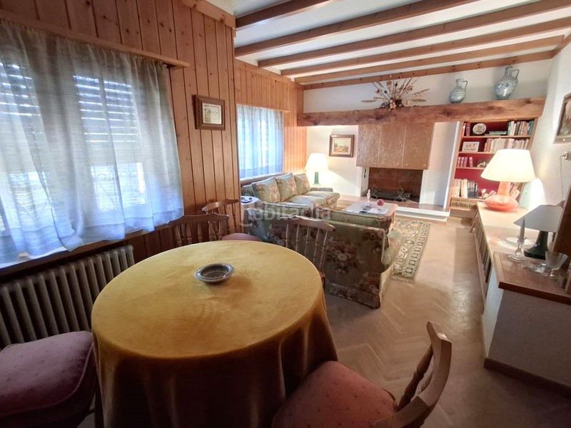 Foto ec5cb270-ba14-4c51-9073-2690c599ae07. Casa adossada amb calefacció aparcament a Roda (La)