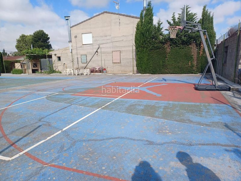 Foto e2f2678a-52a5-439b-81ab-3b461cc01db0. Masia amb aparcament piscina a Roda (La)