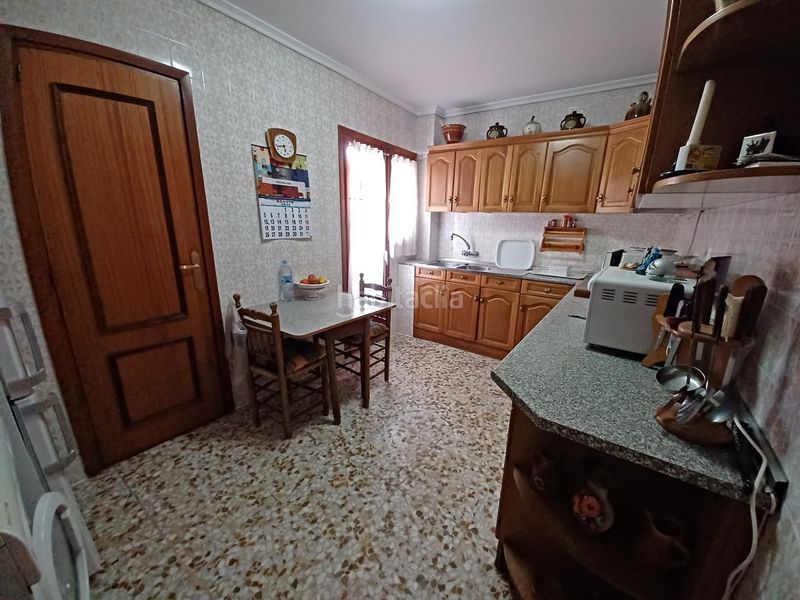 Foto a67bf79b-8cd3-47d7-854f-0e2c70012d92. Pis amb calefacció aparcament a Roda (La)