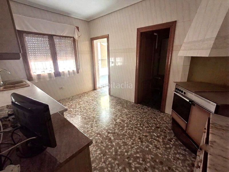 Foto 45f1db7f-d2d2-490b-8efe-b11c3bc38016. Casa amb aparcament a Roda (La)