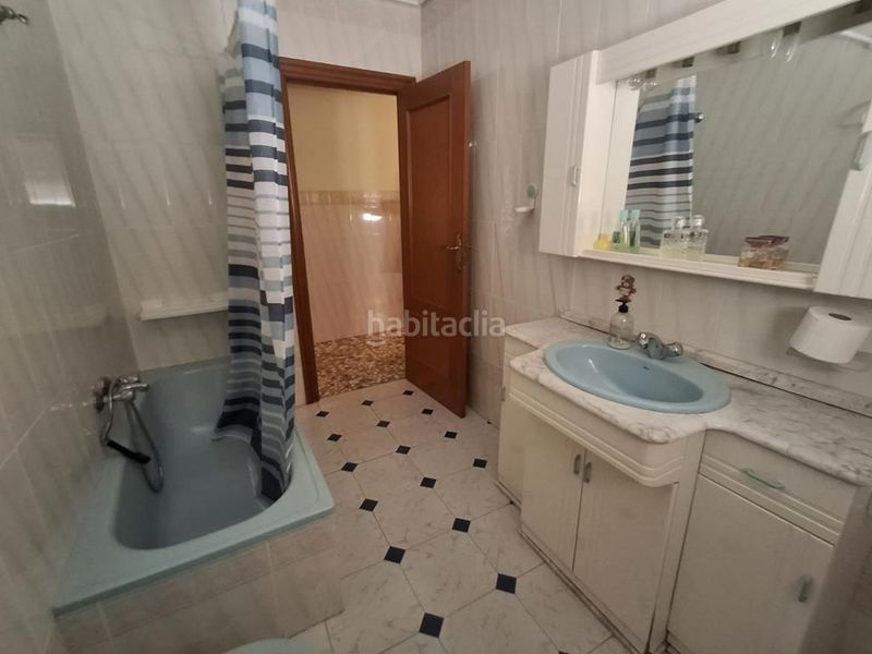Foto 9cb730e3-9263-4131-9e12-0c52a7935dbc. Casa amb aparcament a Roda (La)