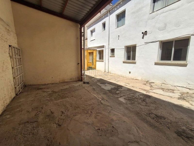 Foto d6df9c79-e20c-4306-897f-9443351ef694. Casa amb aparcament a Roda (La)