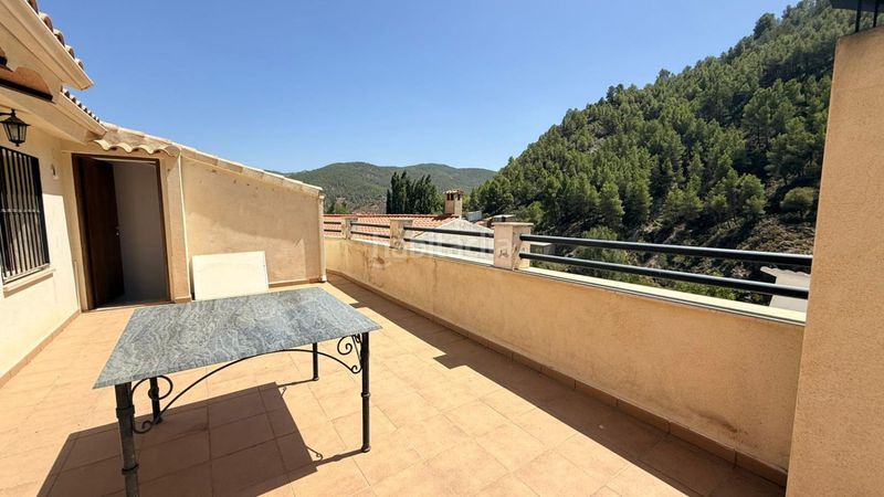 Foto d21d40a8-9494-496f-8a42-c4394a684d20. Casa amb calefacció aparcament a Bogarra