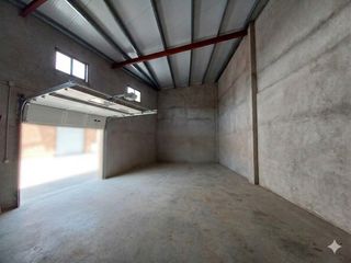 Aparcament cotxe a Roda (La). Garaje en venta en roda la.