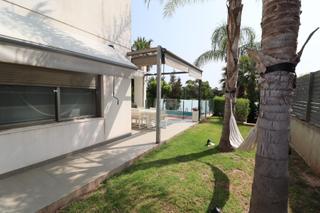 Chalet  Calle riu turia. Chalet independiente en santa barbara