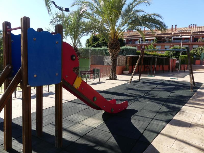 Foto 39b988ed-98a4-4f08-a0d6-a534b8876c2a. Miete doppelhaus mit heizung parking pool in Casas Verdes Paterna